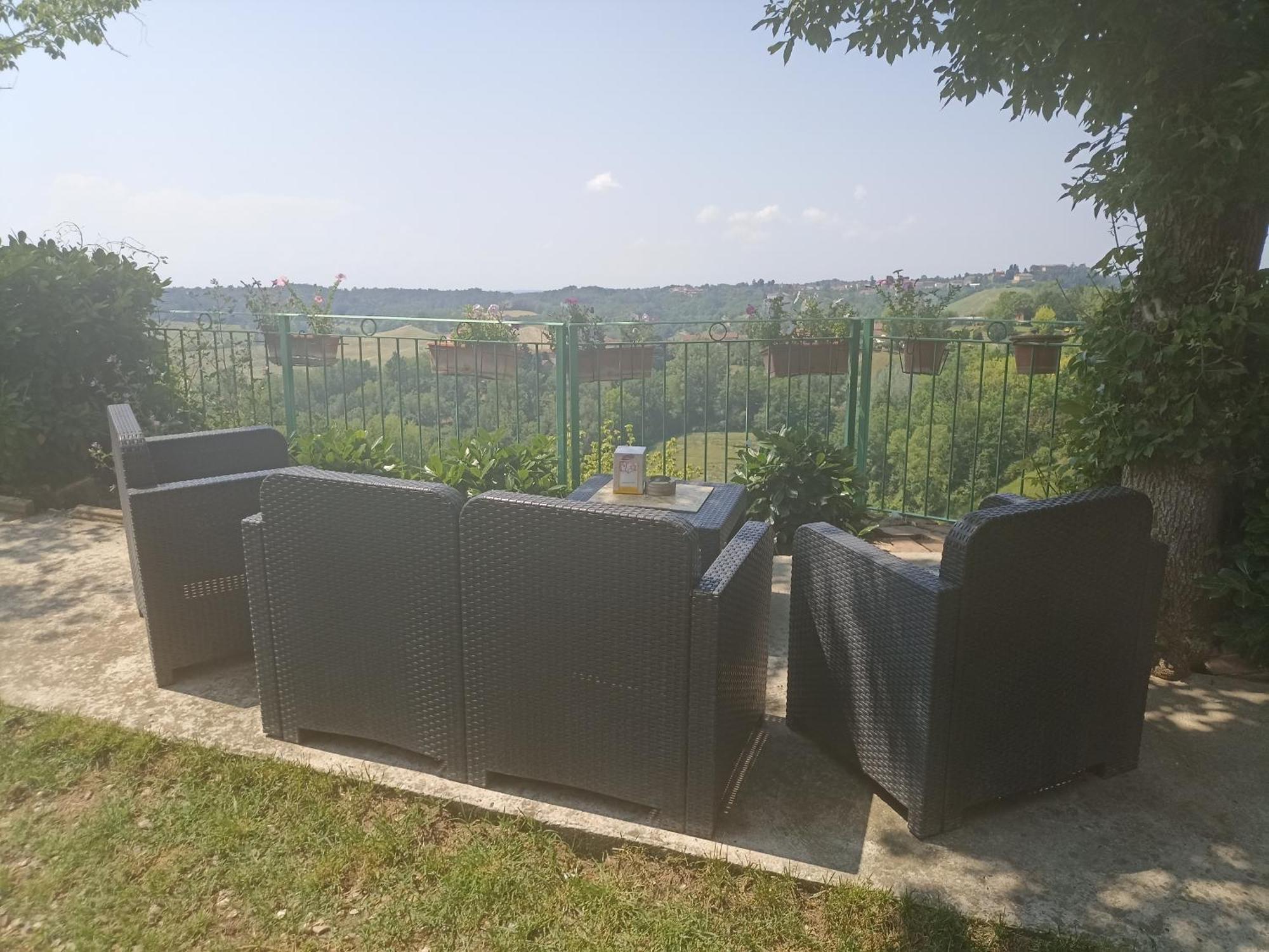 La Terrazza Daire Asti Dış mekan fotoğraf