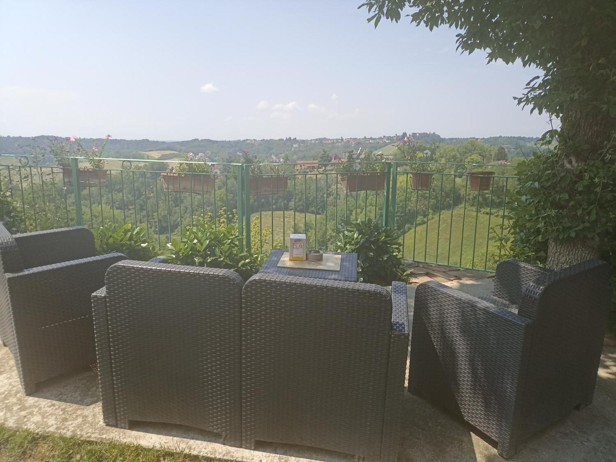 La Terrazza Daire Asti Dış mekan fotoğraf